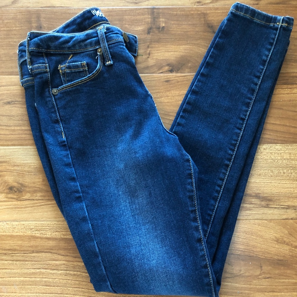Mossimo high rise skinny jeans. Size 2, short